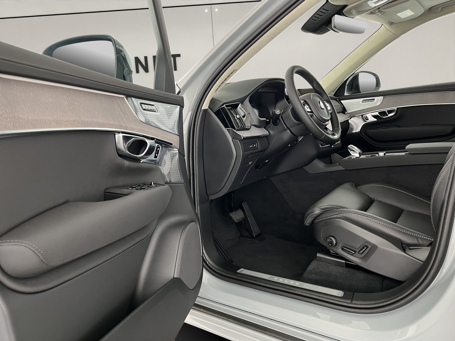VOLVO XC90 2.0 T8 TE Ultra Dark eAWD-image-8