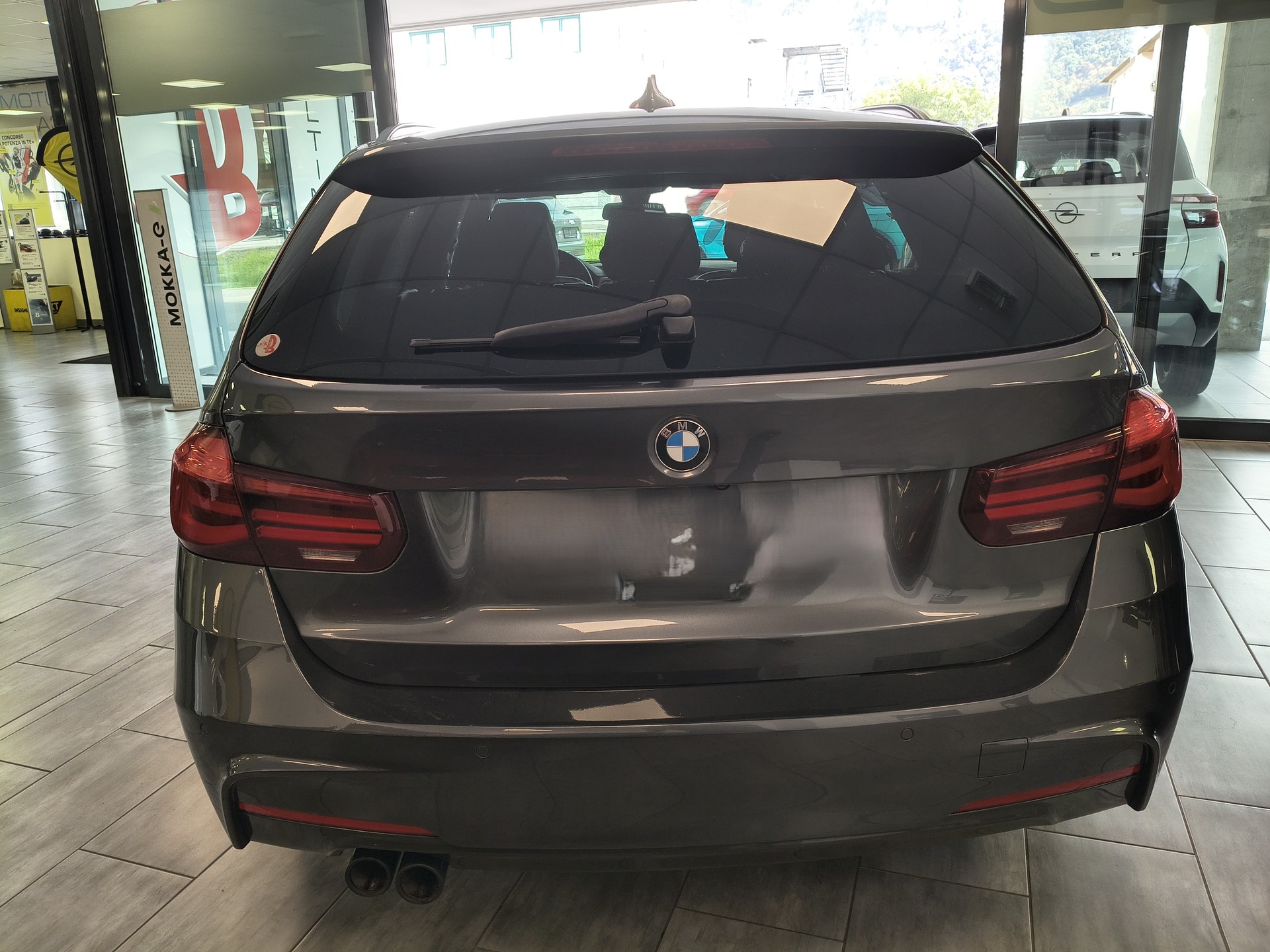 BMW 320d xDrive Touring Edition M Sport Steptronic-image-3