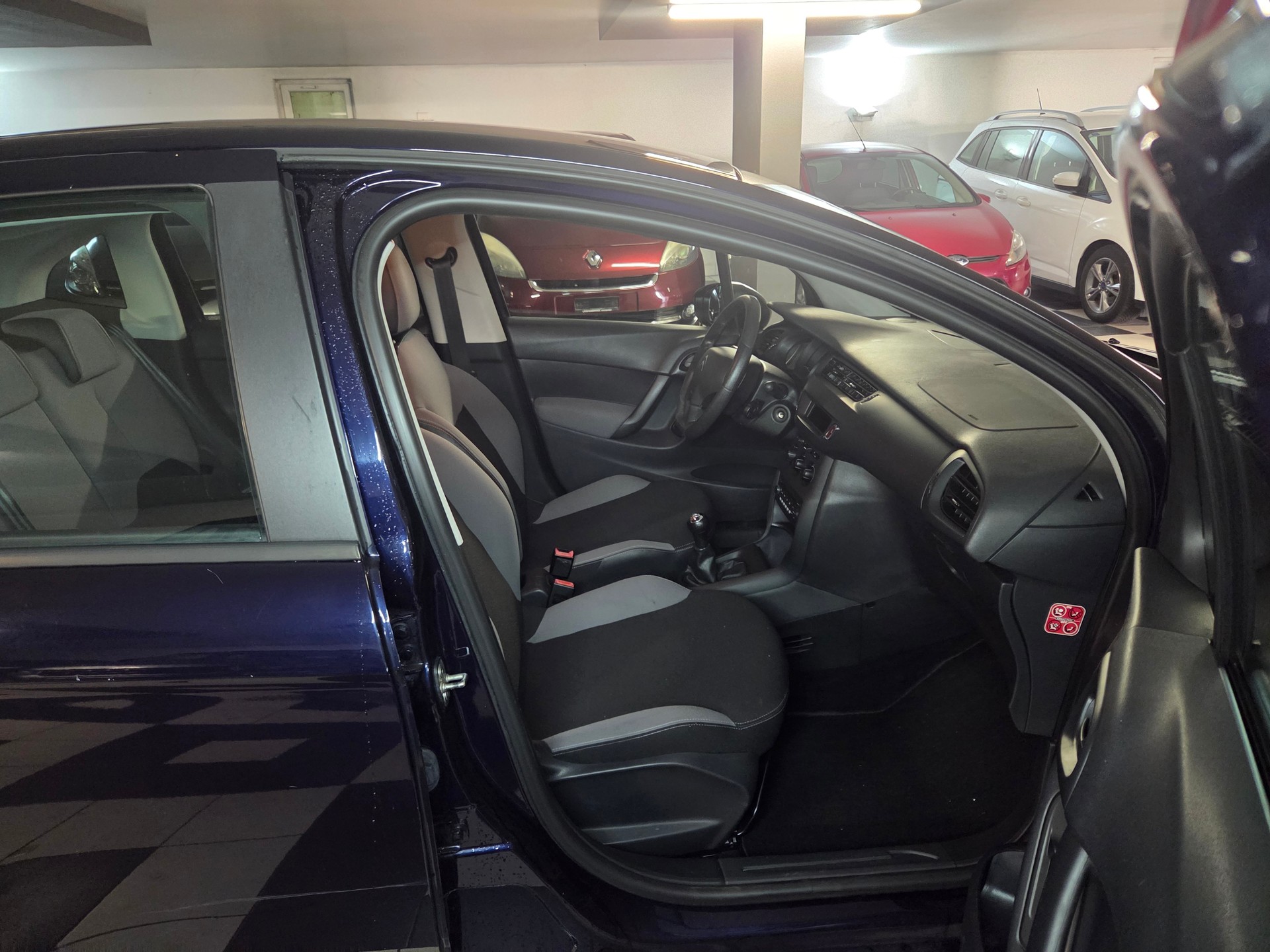 CITROEN C3 1.0i Attraction-image-11