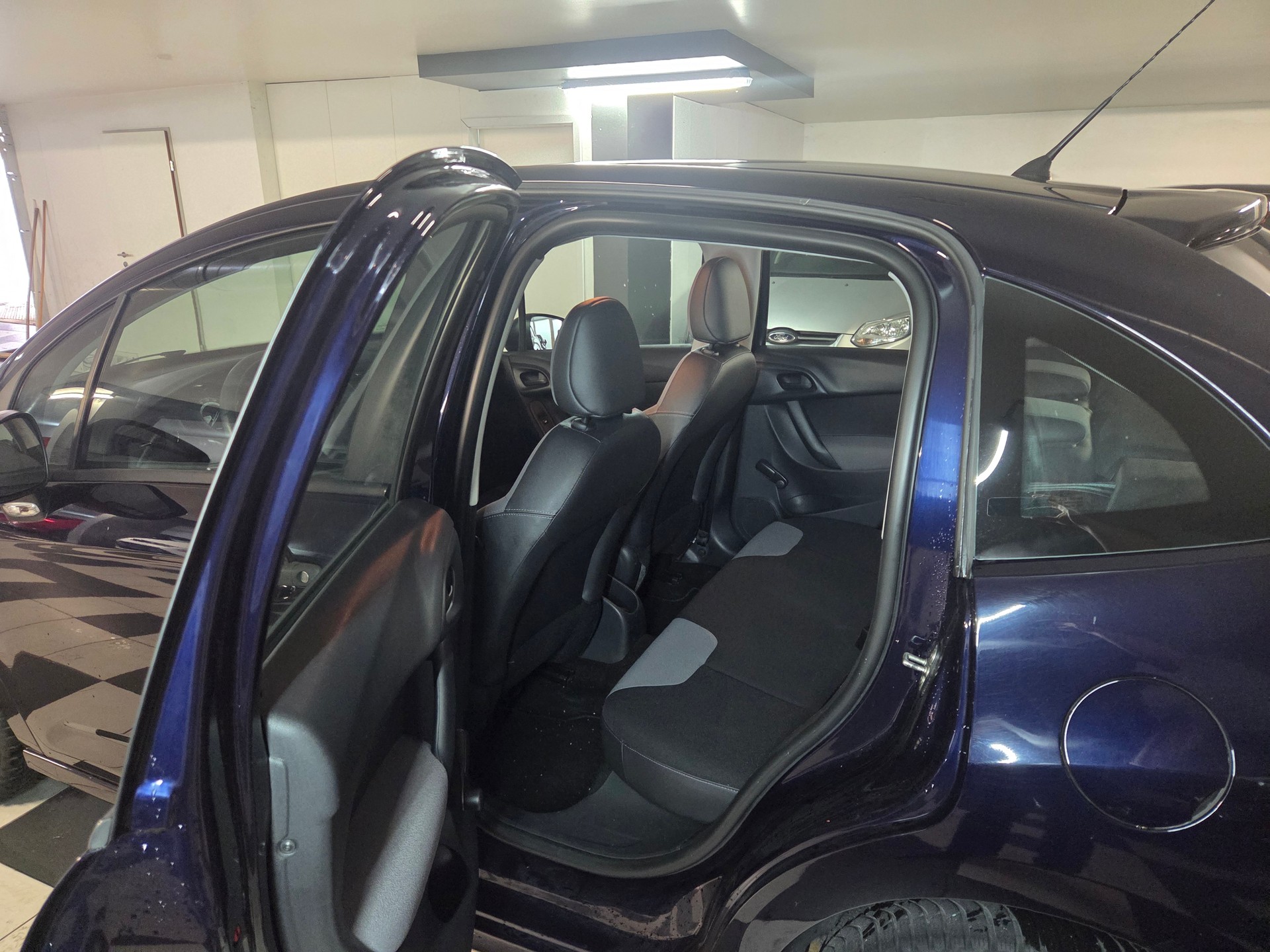 CITROEN C3 1.0i Attraction-image-8