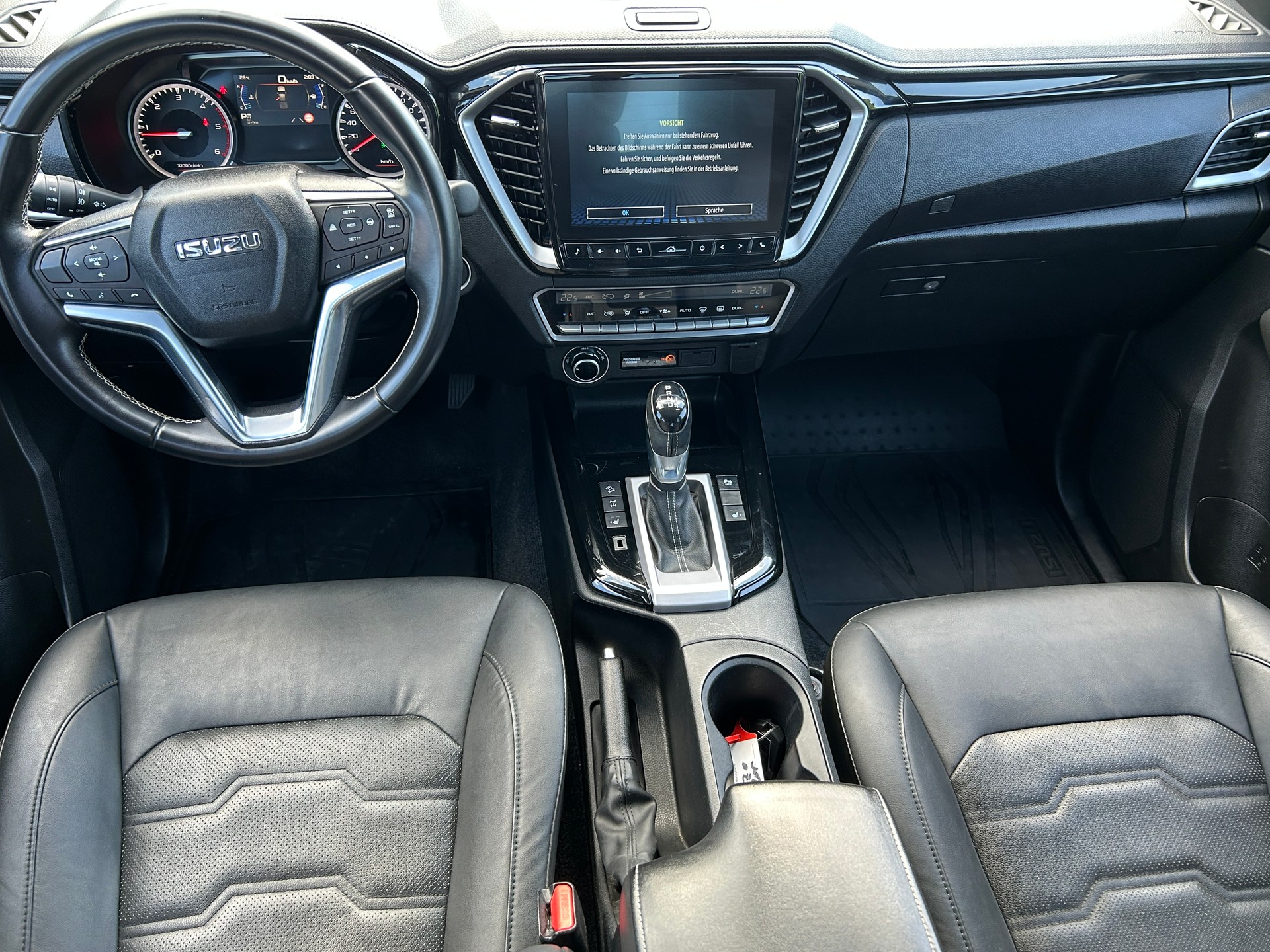 ISUZU D-MAX 1.9 CrewCab N60FF V-Cross 4x4 AT-image-9
