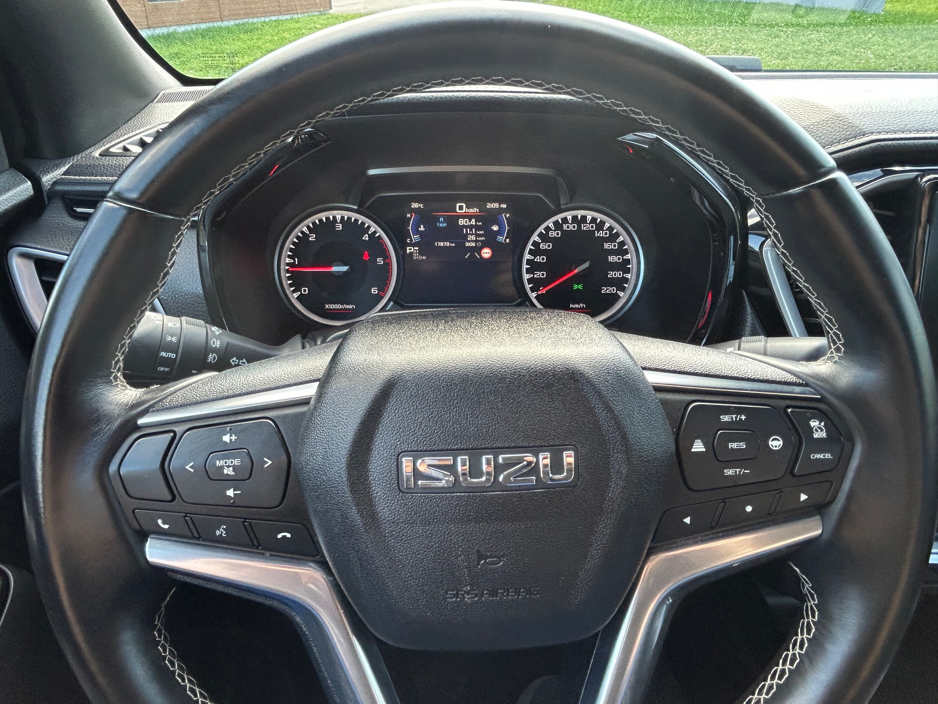 ISUZU D-MAX 1.9 CrewCab N60FF V-Cross 4x4 AT-image-11