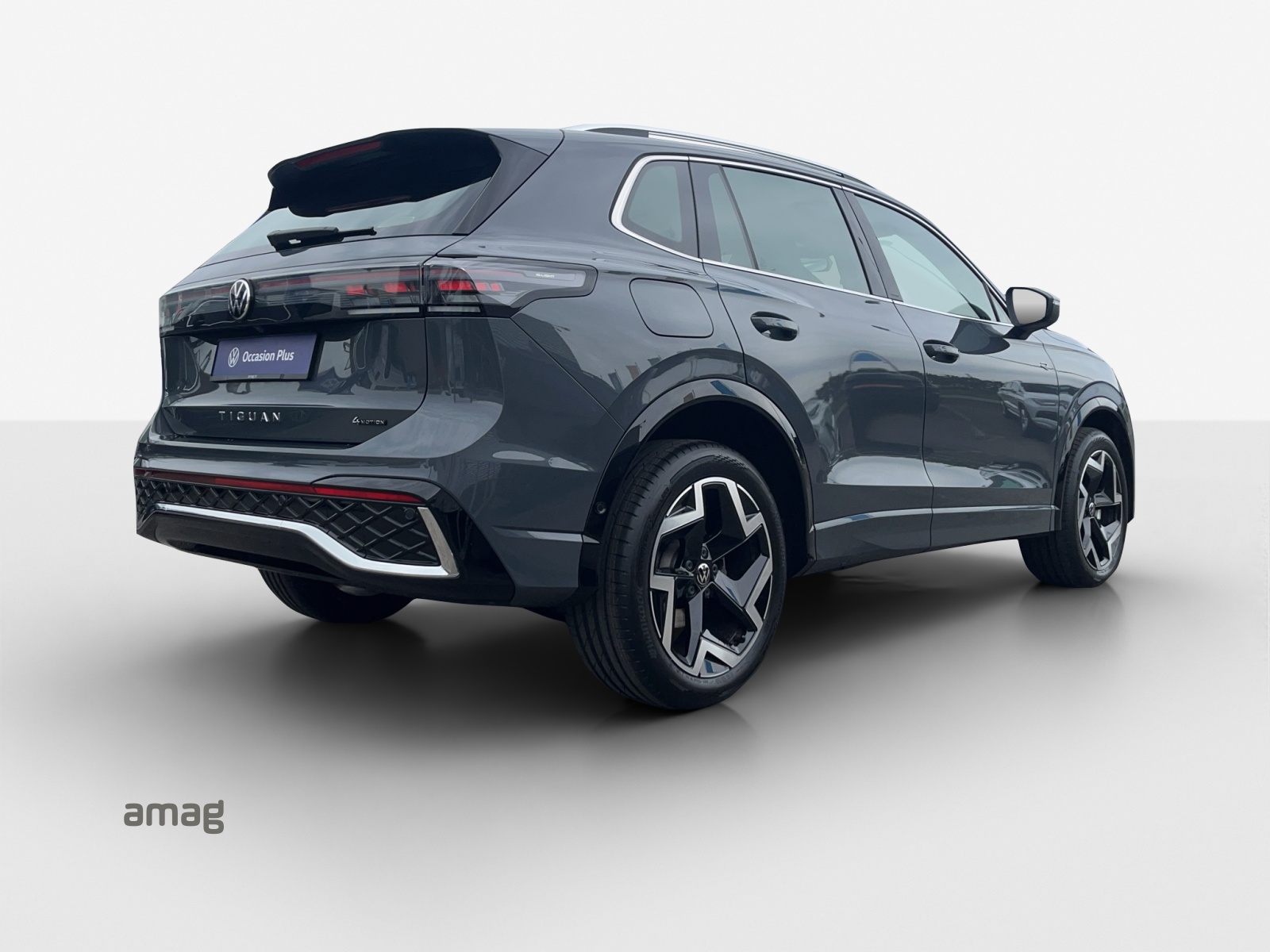 VW Tiguan 2.0 TSI DSG R-Line 4Motion-image-4