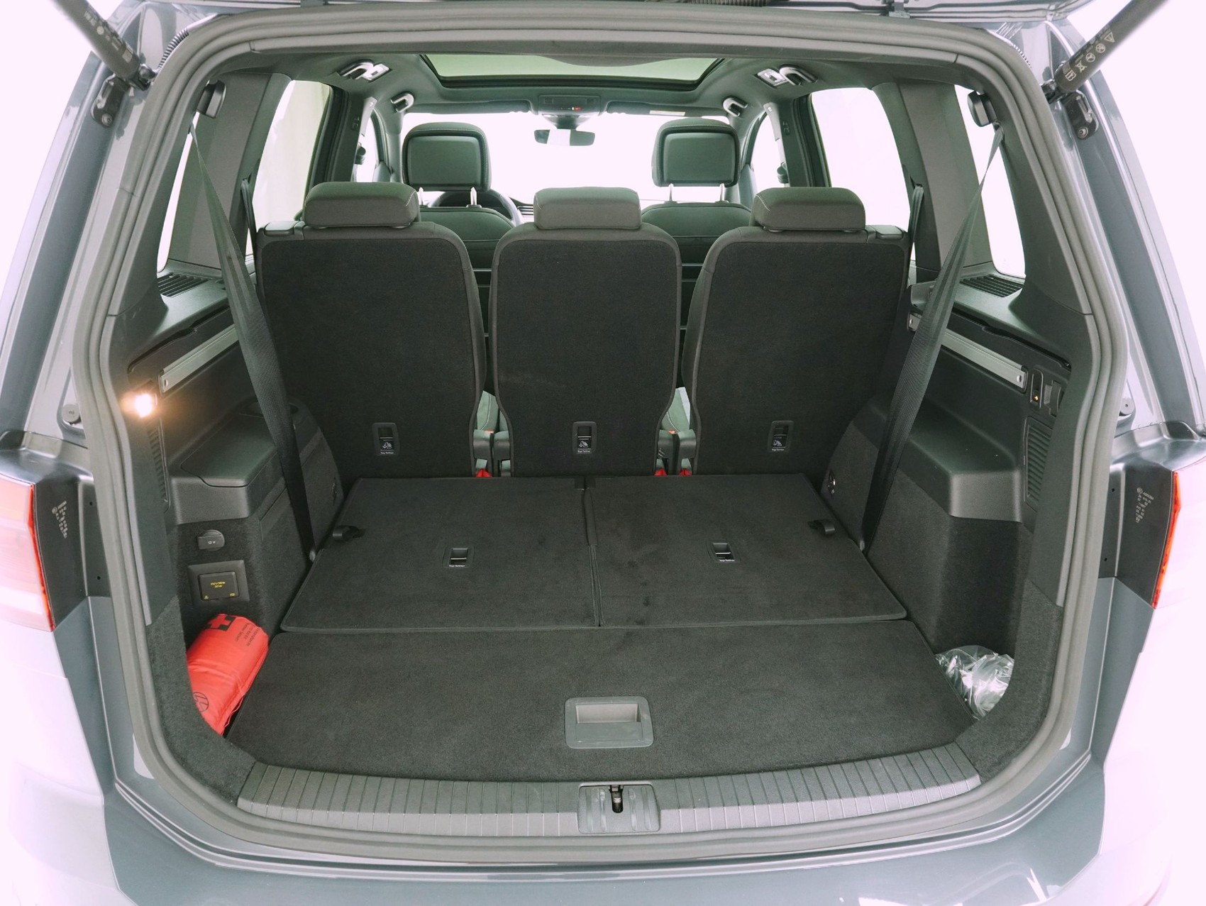 VW Touran 1.5 TSI DSG R-Line Black Style **VW Werksgarantie bis 12/2030**-image-14