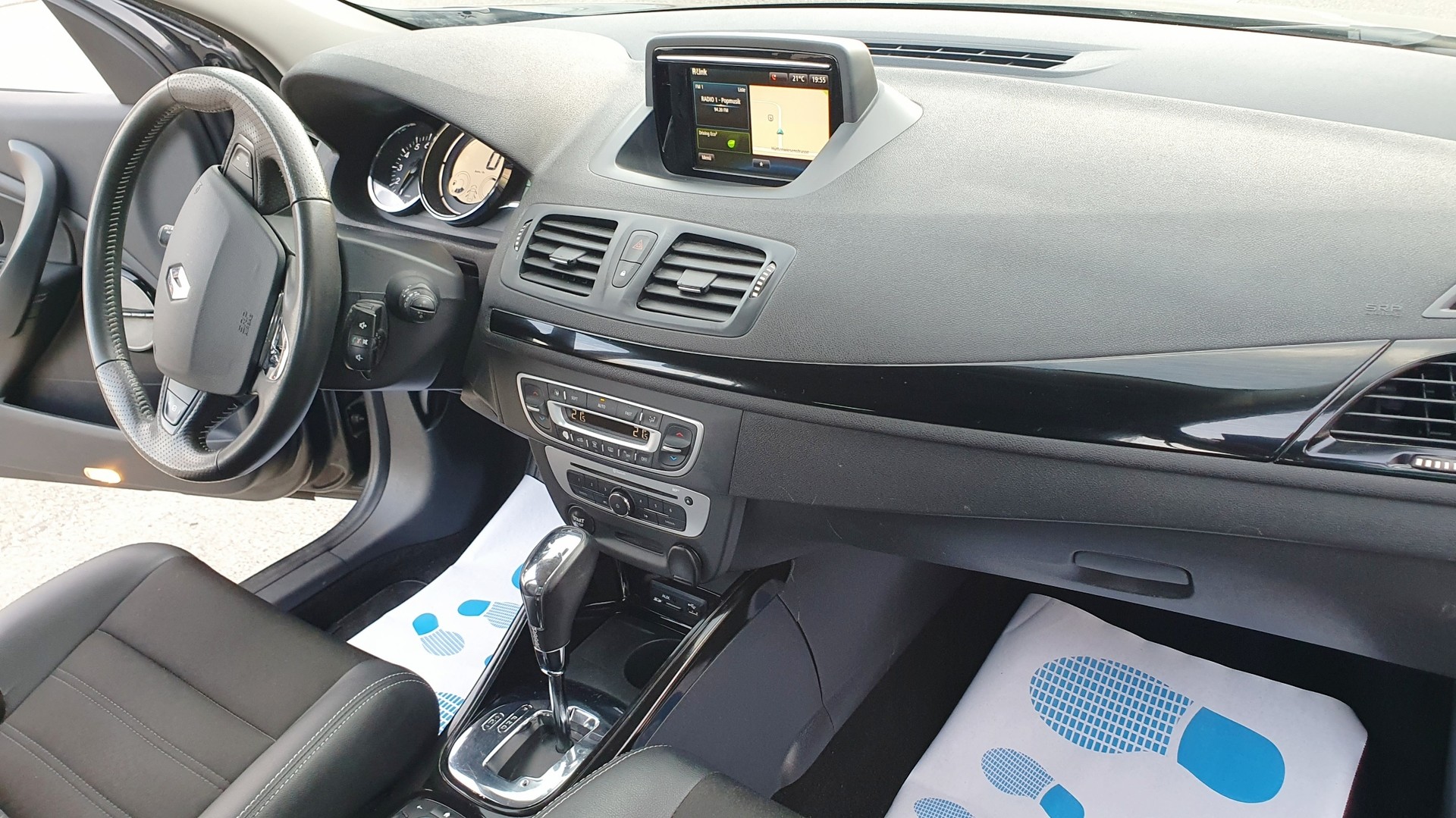 RENAULT Mégane Grandtour 1.2 16V Turbo Swiss Edition EDC-image-10