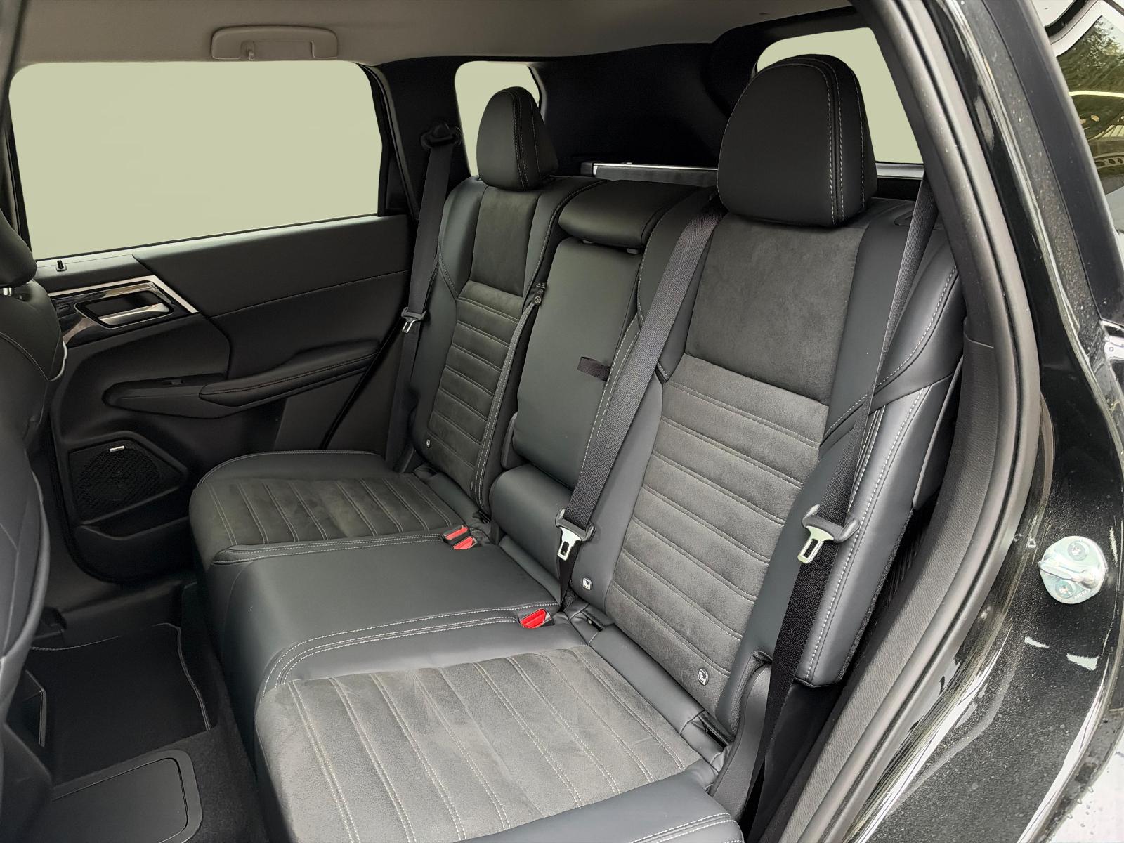 MITSUBISHI Outlander 2.4 PHEV Intense 4x4-image-10