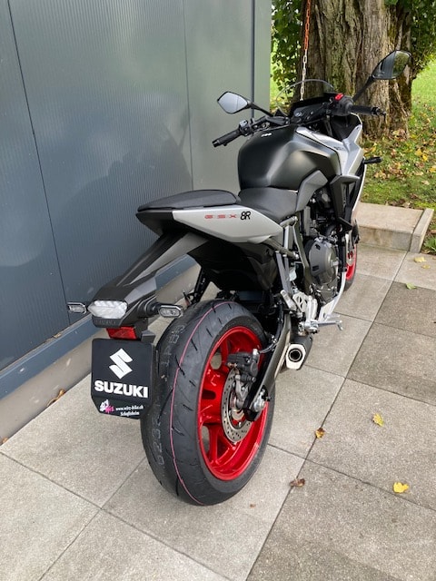 SUZUKI GSX-R 8-image-2