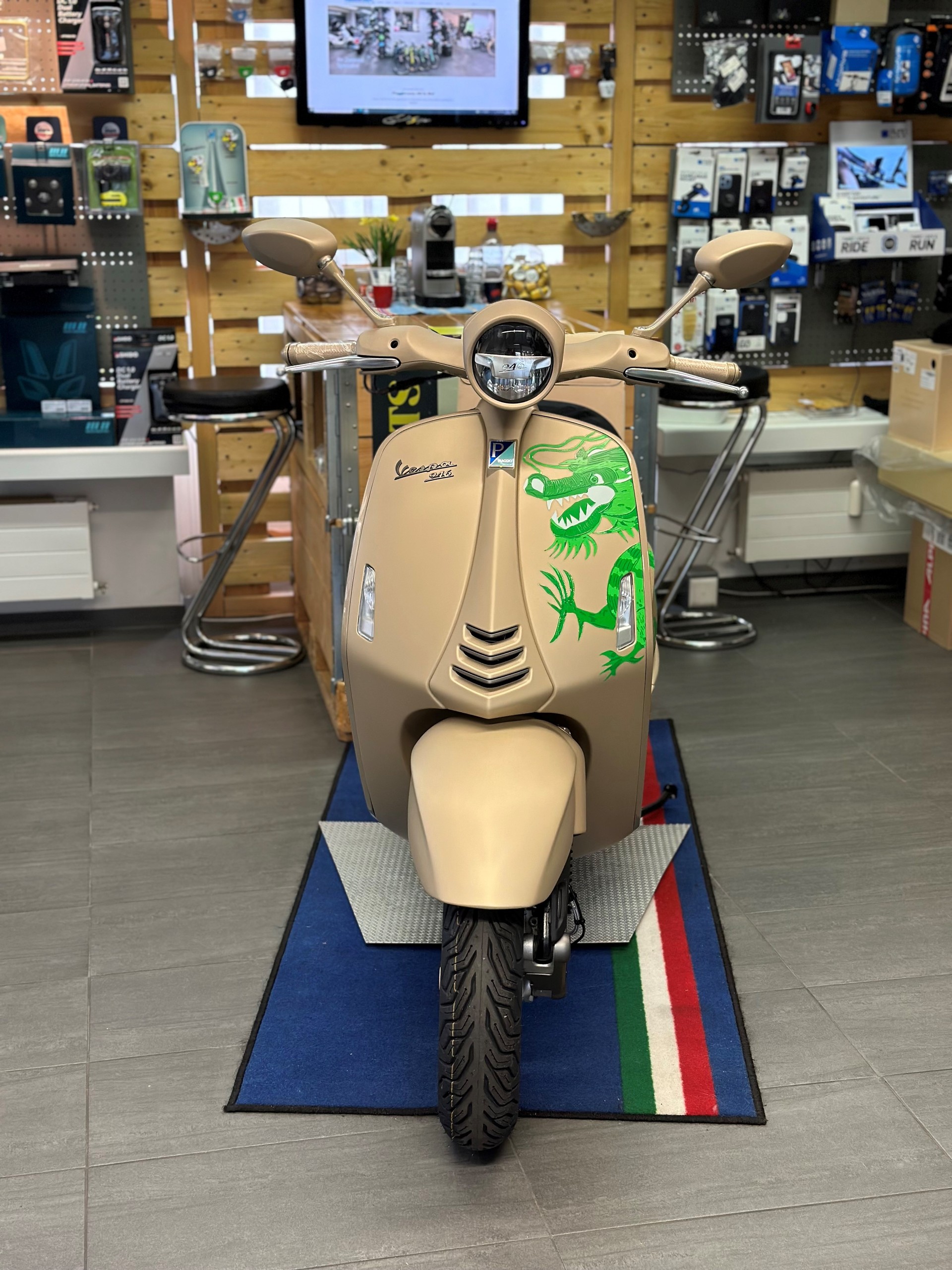 PIAGGIO Vespa 946 125 Dragon