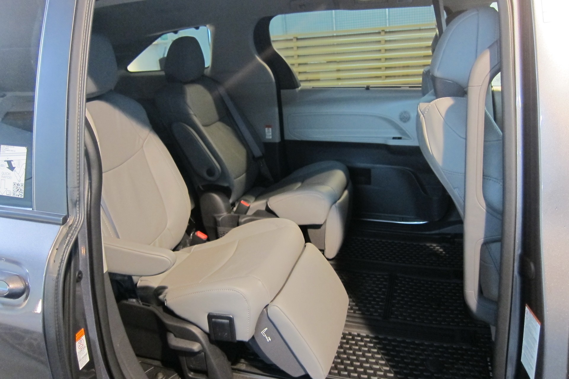 TOYOTA SIENNA 2024 HYBRID AWD LIMITED TECHNOLOGY-PAKET-image-11