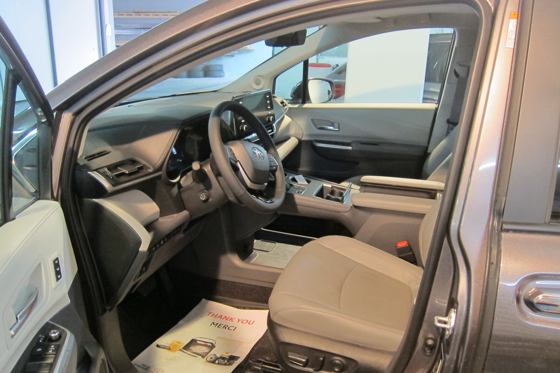 TOYOTA SIENNA 2024 HYBRID AWD LIMITED TECHNOLOGY-PAKET-image-7