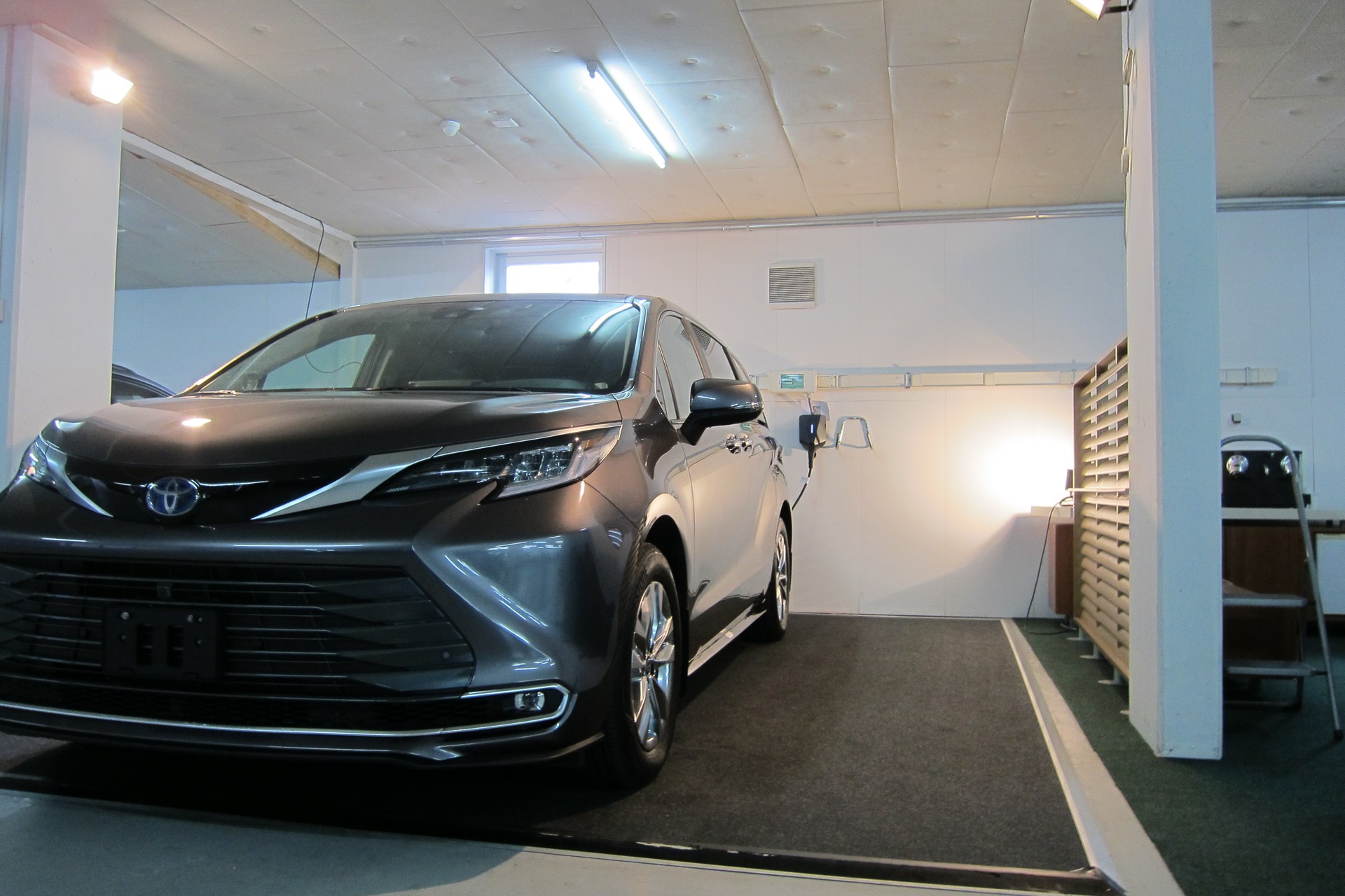 TOYOTA SIENNA 2024 HYBRID AWD LIMITED TECHNOLOGY-PAKET-image-3
