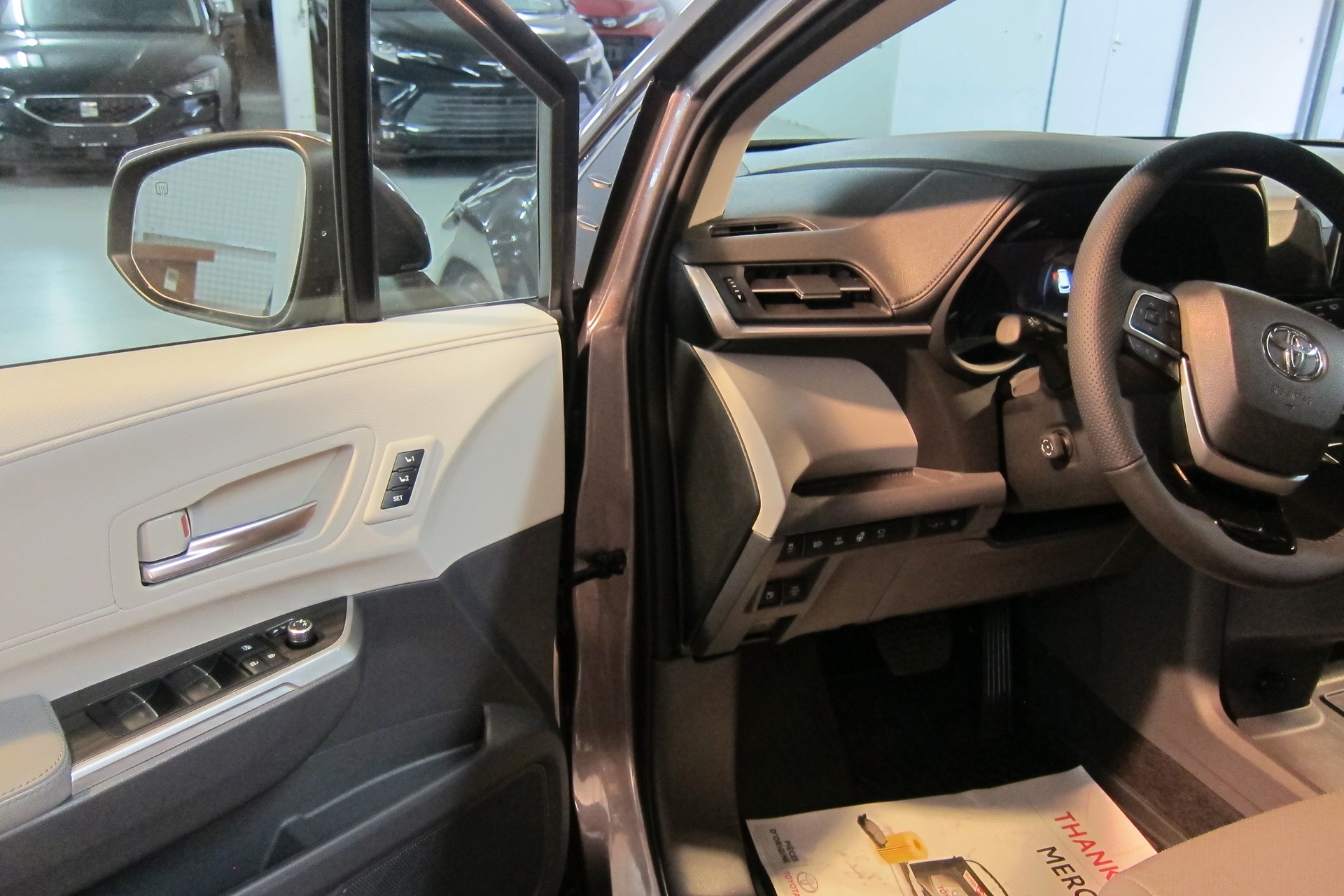 TOYOTA SIENNA 2024 HYBRID AWD LIMITED TECHNOLOGY-PAKET-image-8