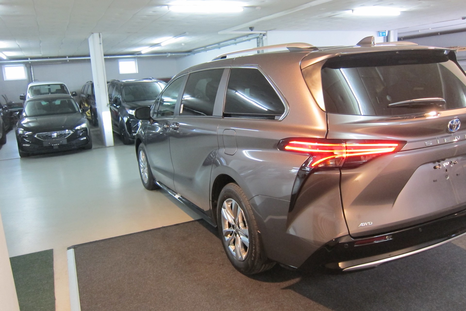 TOYOTA SIENNA 2024 HYBRID AWD LIMITED TECHNOLOGY-PAKET-image-6