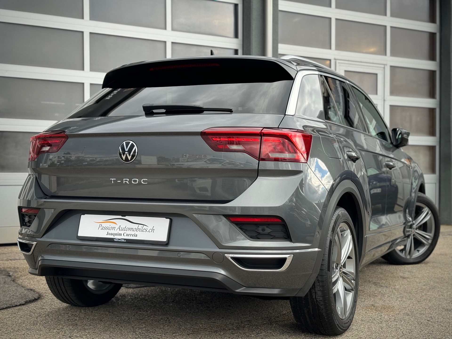 VW T-Roc 2.0 TDI SCR Sport R line DSG 4Motion - Véhicule Suisse (CH)-image-1