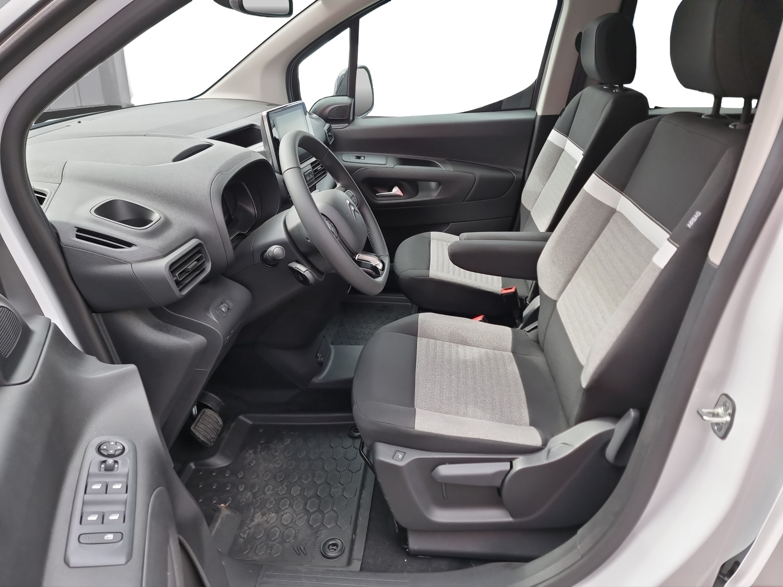 CITROEN e-Berlingo Shine-image-9