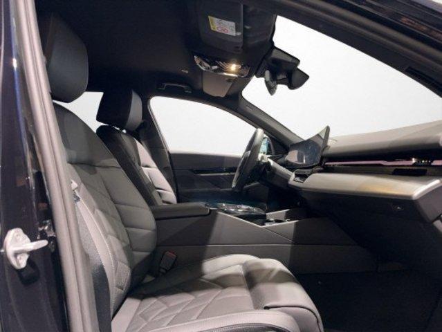 BMW 520d xDrive Touring-image-17