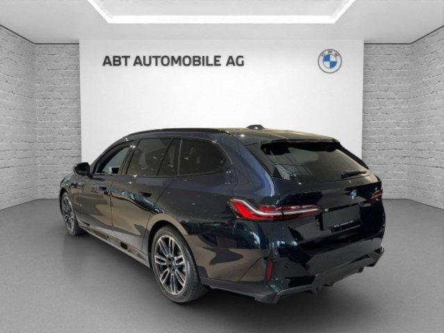 BMW 520d xDrive Touring-showroom-element-3