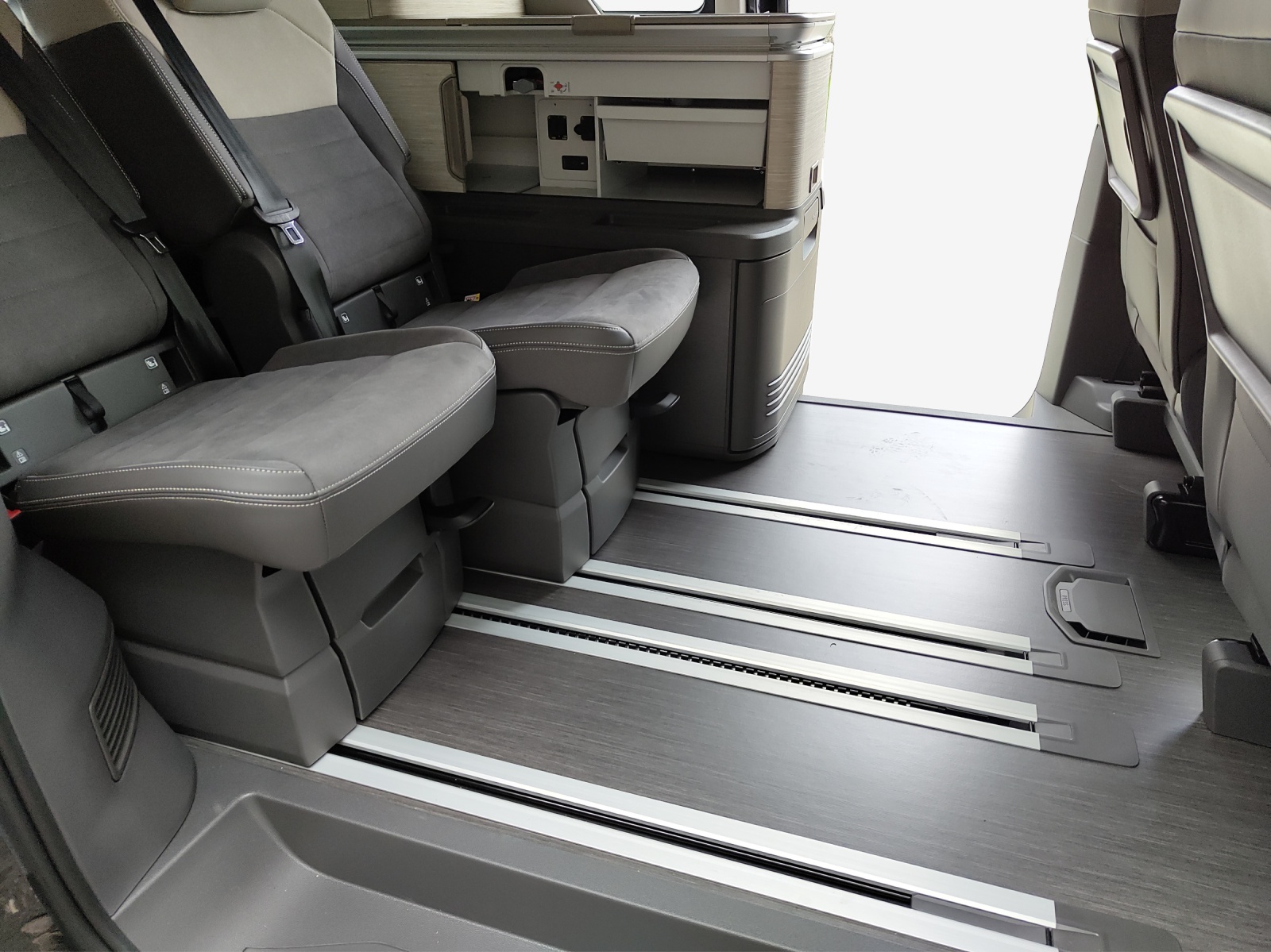 VW California eHybrid Ocean 4Motion-image-12