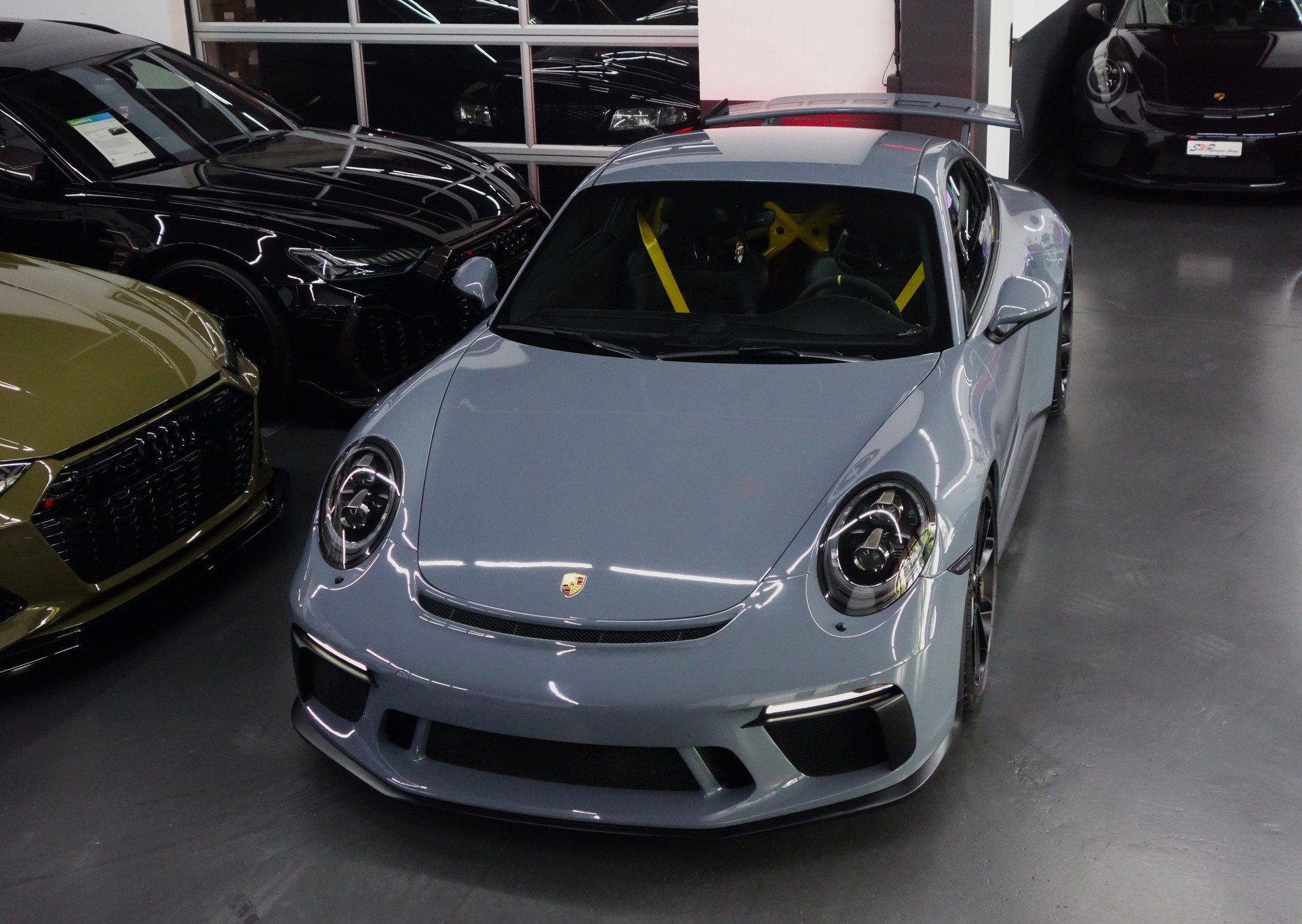 PORSCHE 911 GT3 PDK 991.2 ARCTIC GREY LIFTSYSTEM CLUBSPORT-showroom-element-2