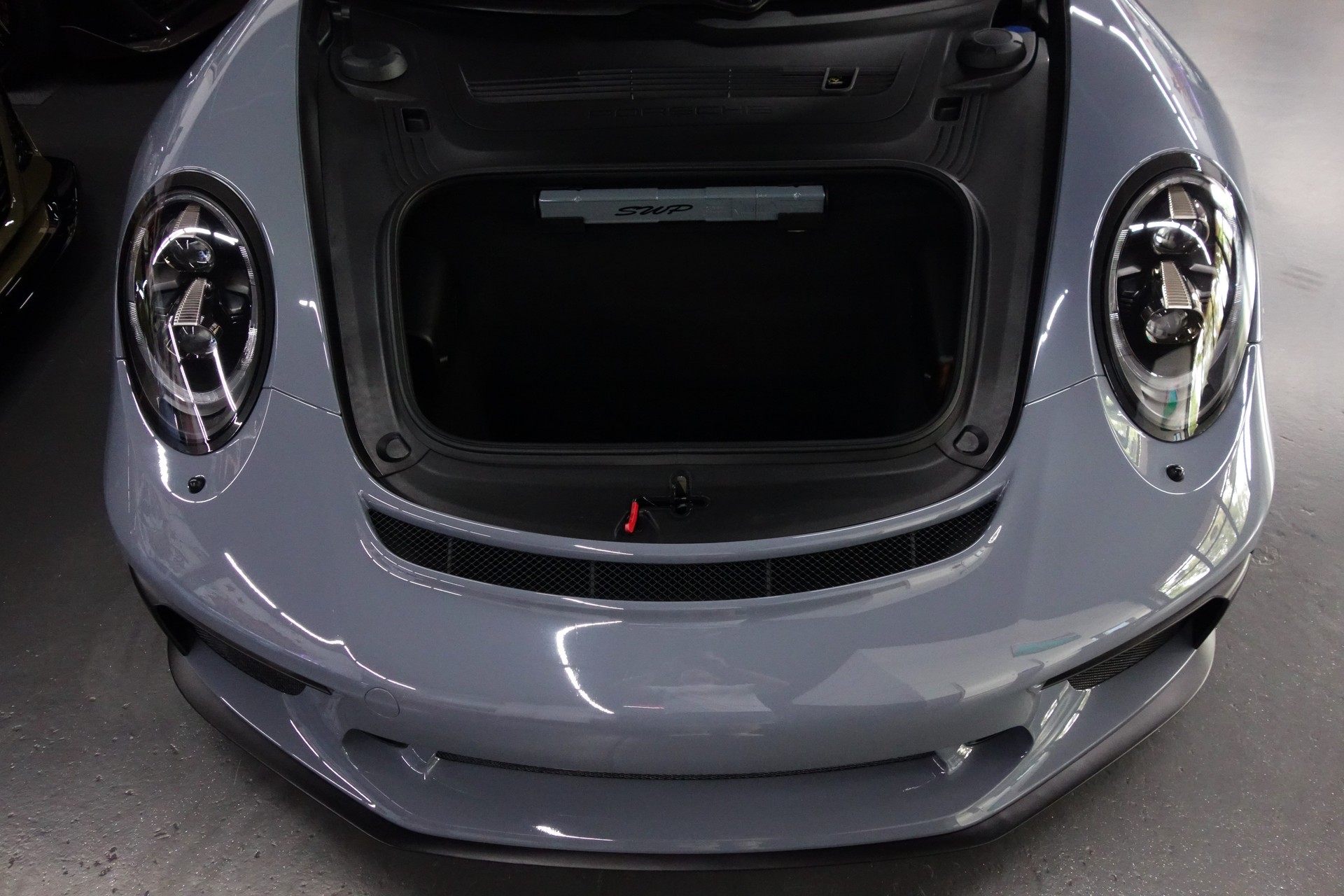 PORSCHE 911 GT3 PDK 991.2 ARCTIC GREY LIFTSYSTEM CLUBSPORT-showroom-element-3