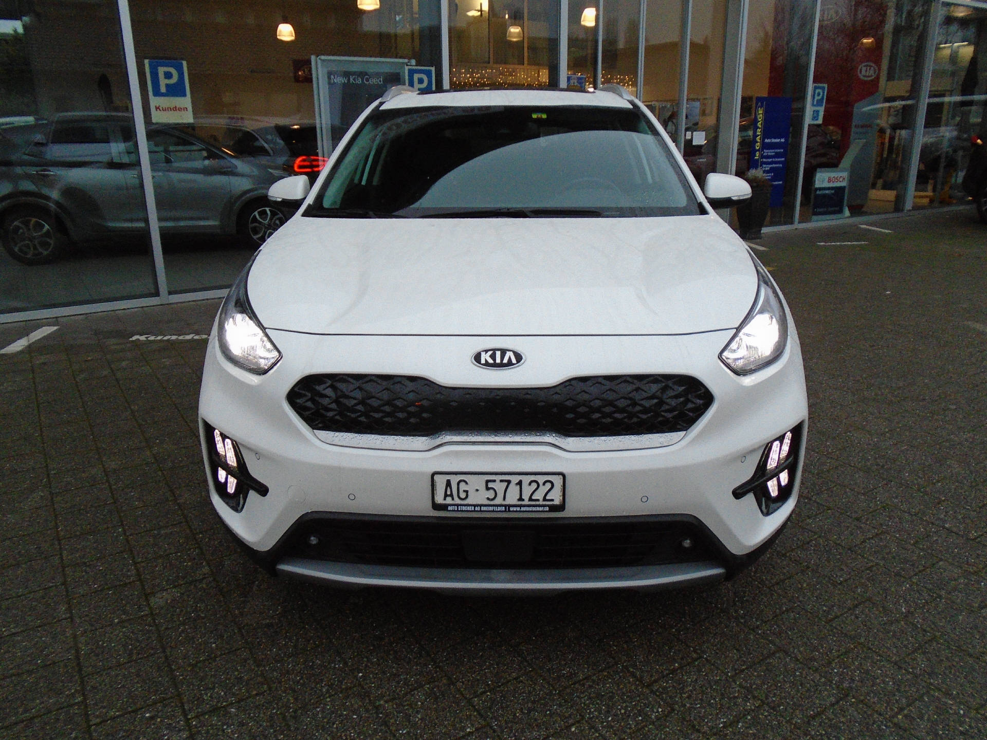 KIA Niro 1.6 GDi Plug-in Hybrid Style-showroom-element-2
