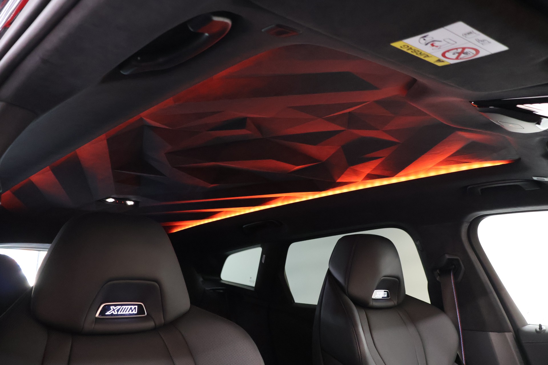 BMW XM xDrive 50e PHEV Steptronic-image-24