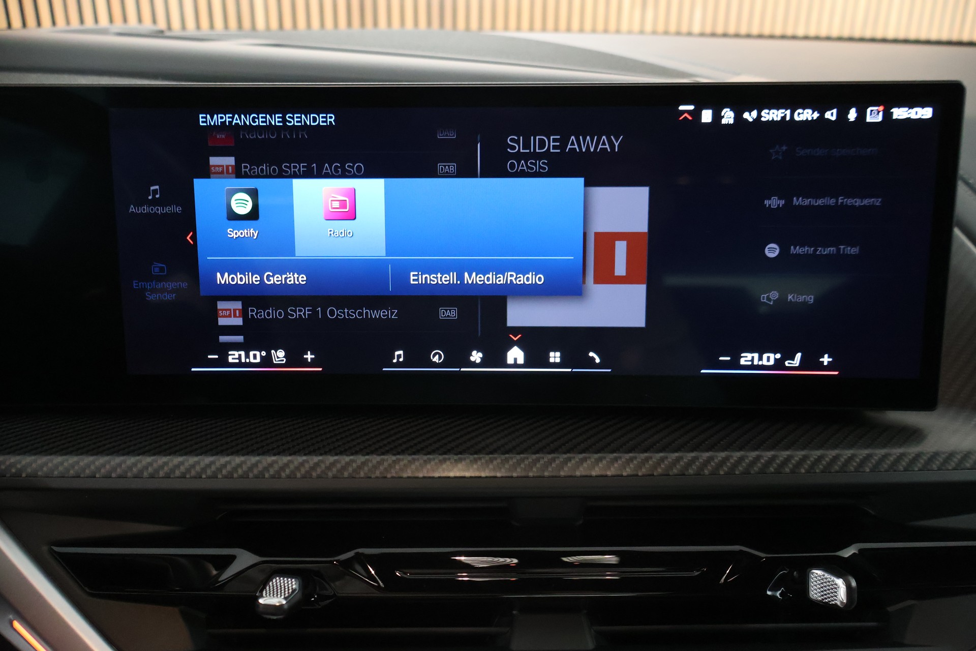 BMW XM xDrive 50e PHEV Steptronic-image-28