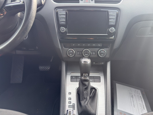 SKODA Octavia Combi 1.8 TSI Style DSG-image-10