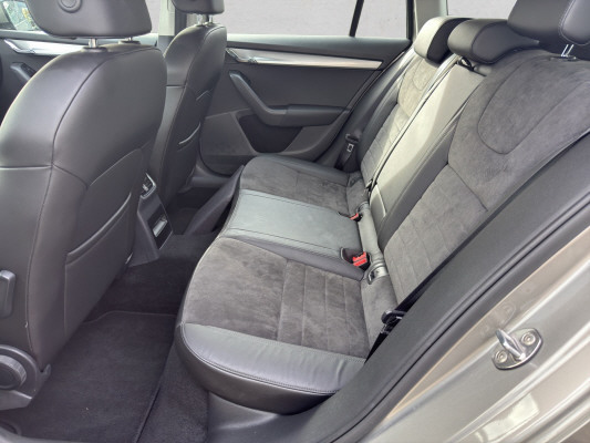 SKODA Octavia Combi 1.8 TSI Style DSG-image-12
