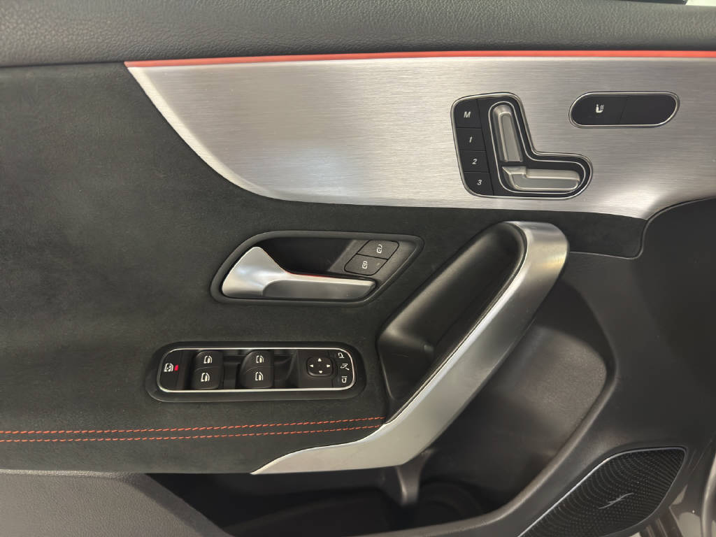MERCEDES-BENZ A 35 AMG 4Matic-image-5