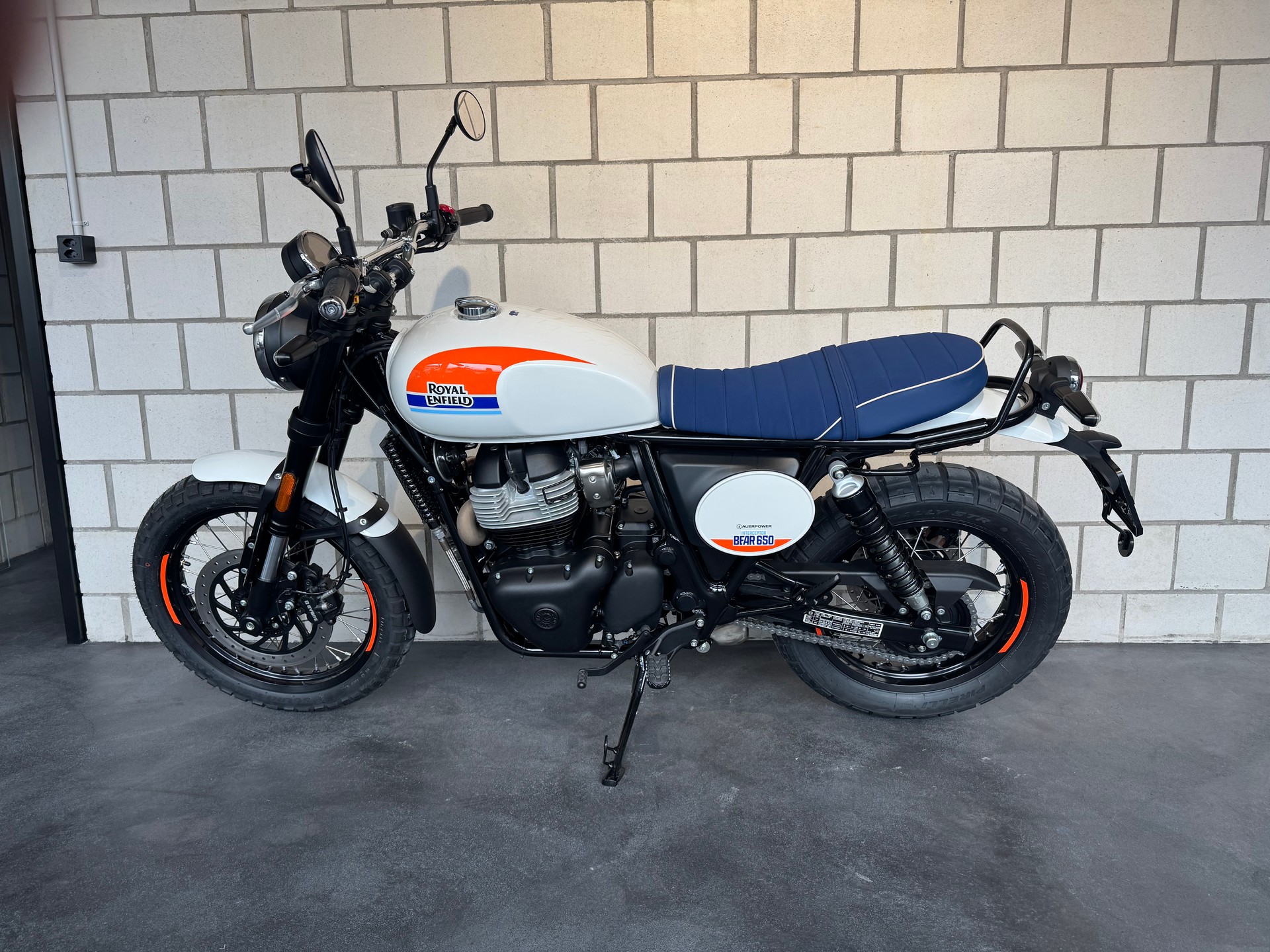 ROYAL ENFIELD Bear 650 Base-image-3