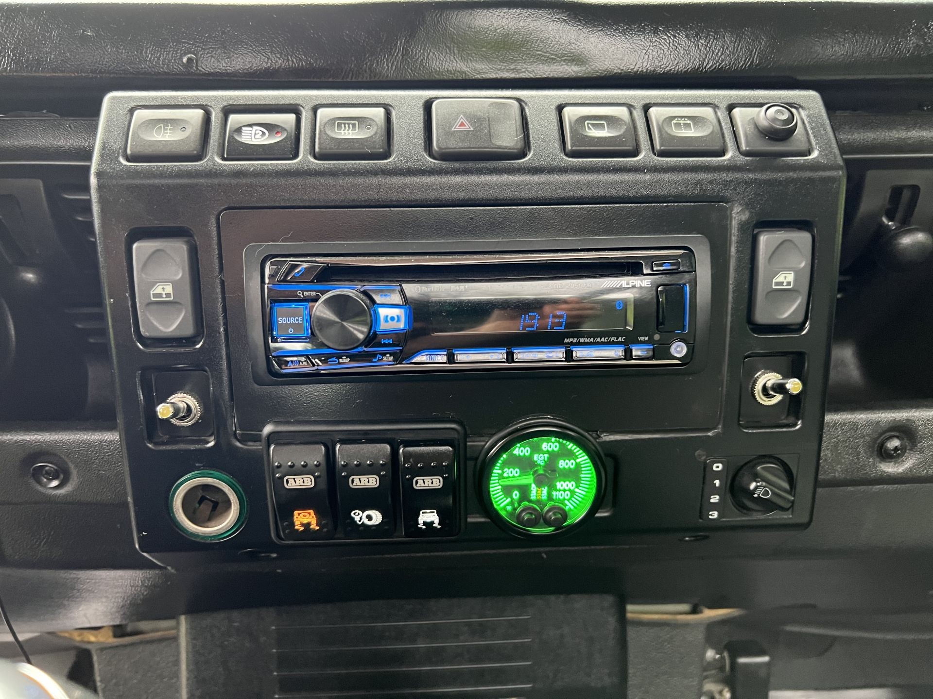 LAND ROVER 90 TD5 Pick Up Avus Performance-image-15