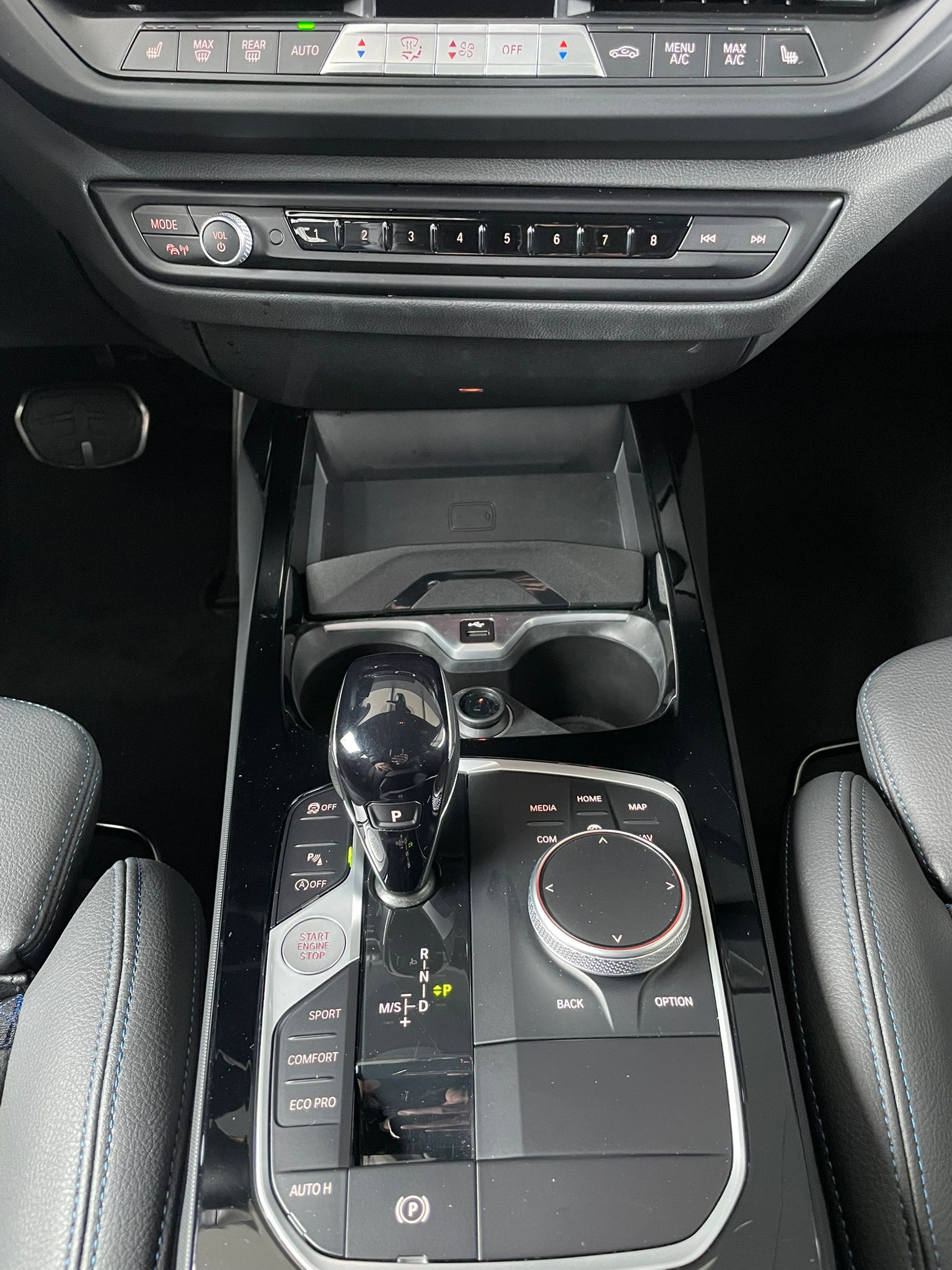 BMW 218i Gran Coupé-image-9