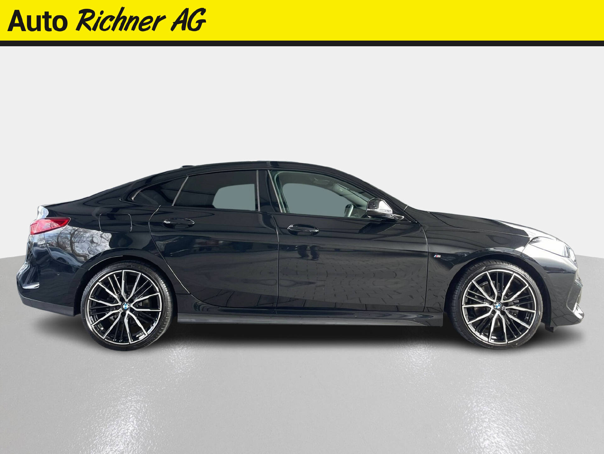 BMW 218i Gran Coupé-showroom-element-2