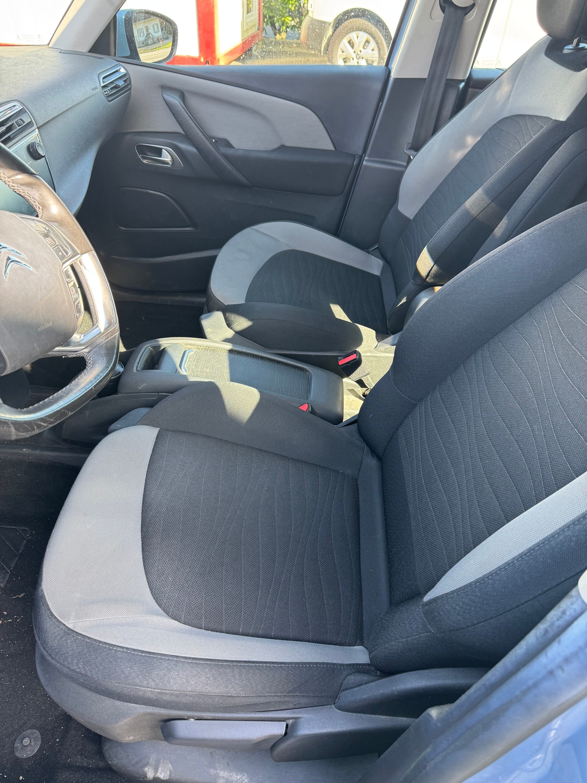 CITROEN Grand C4 Picasso 1.6 e-HDi Attraction EGS6-image-6