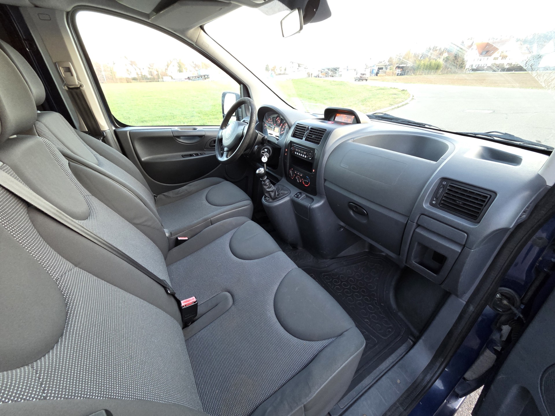 CITROEN Jumpy 2.0 HDi L2H1 Attraction-image-10