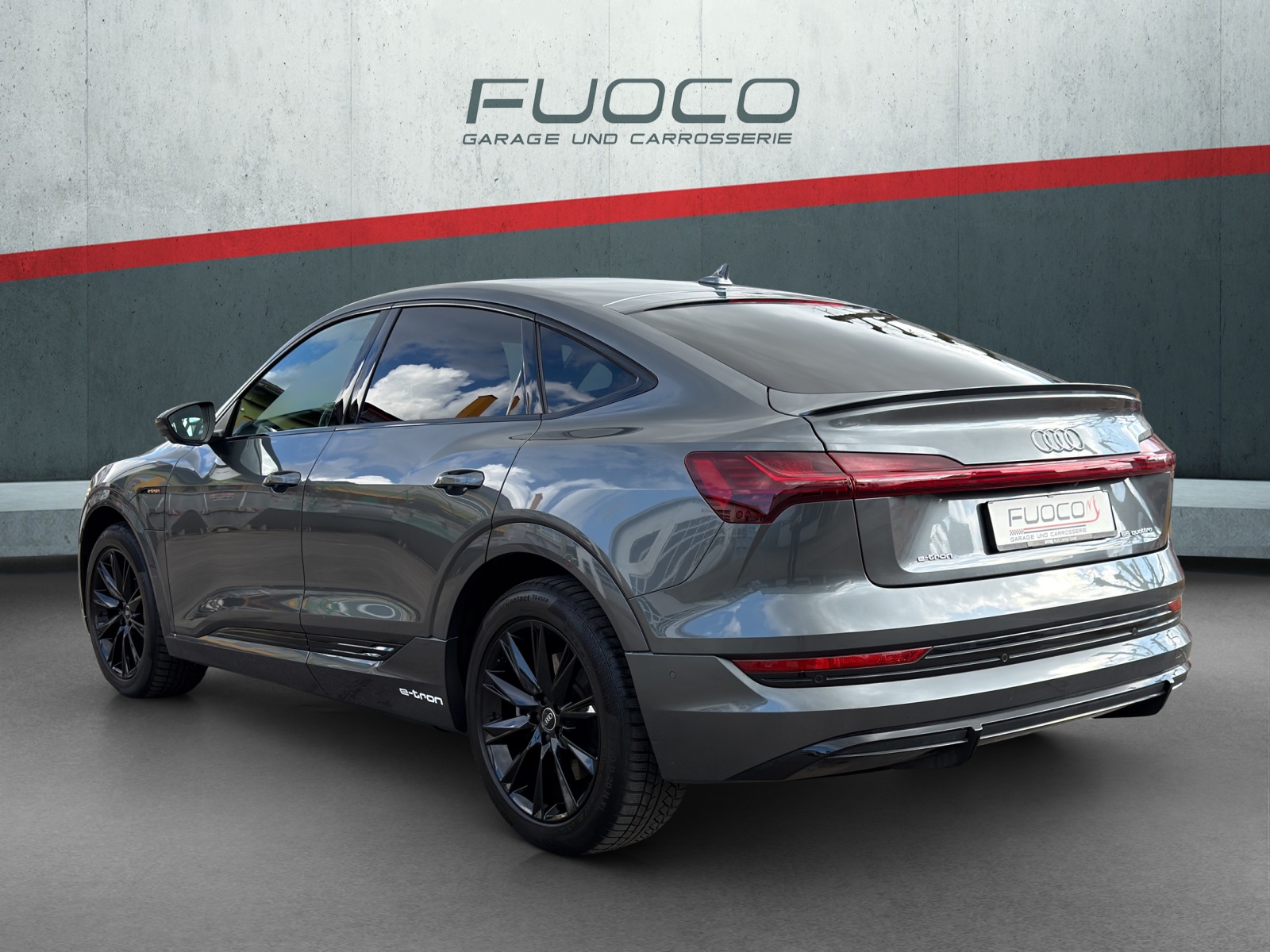 AUDI e-tron 55 Sportback S Line quattro-image-4