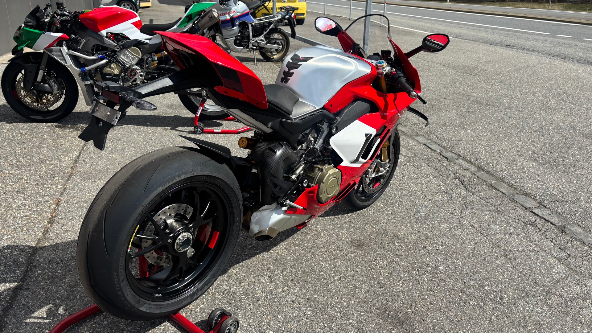 DUCATI Panigale V4 R-image-1