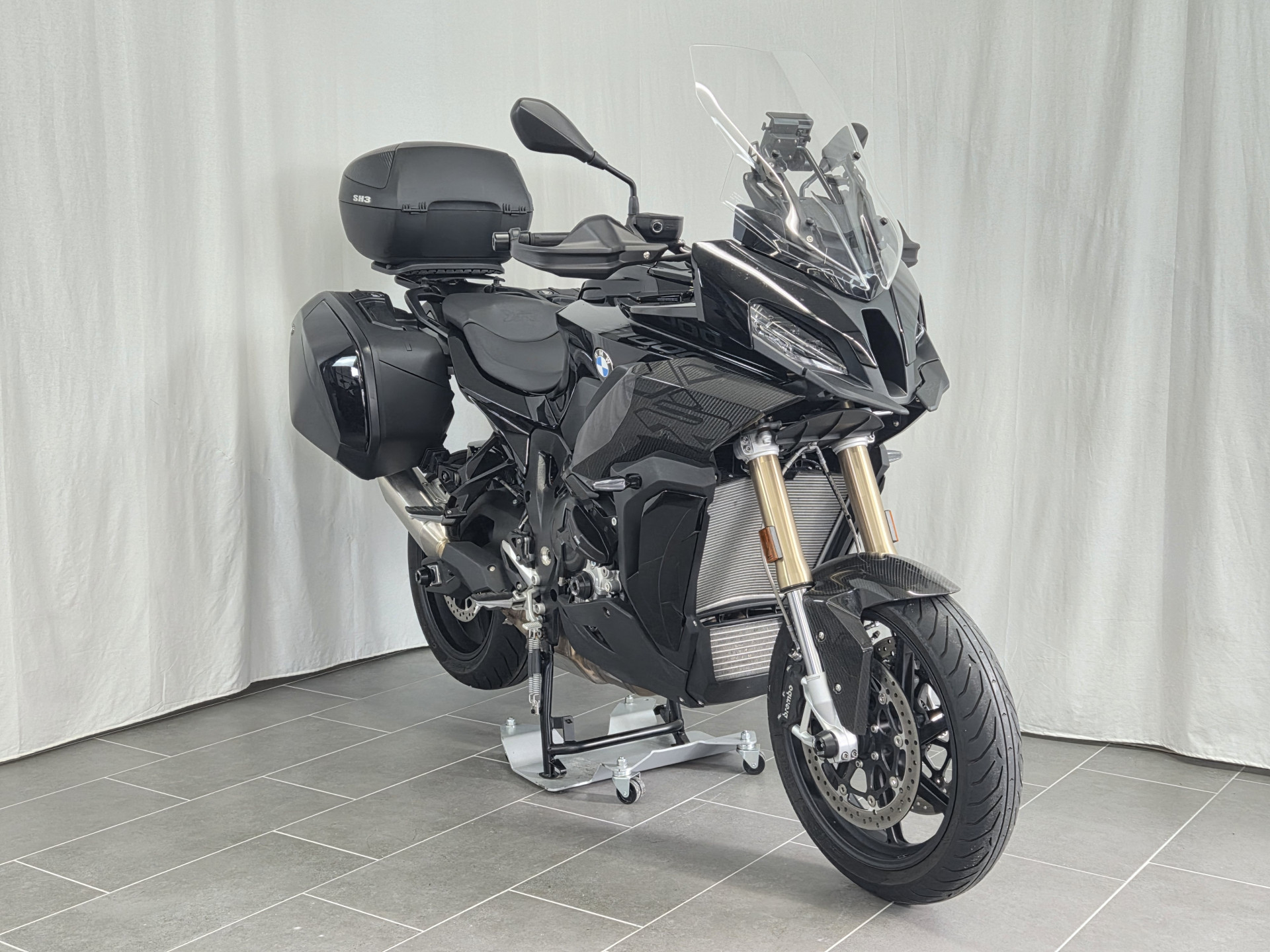 BMW S 1000 XR Triple Black-image-1