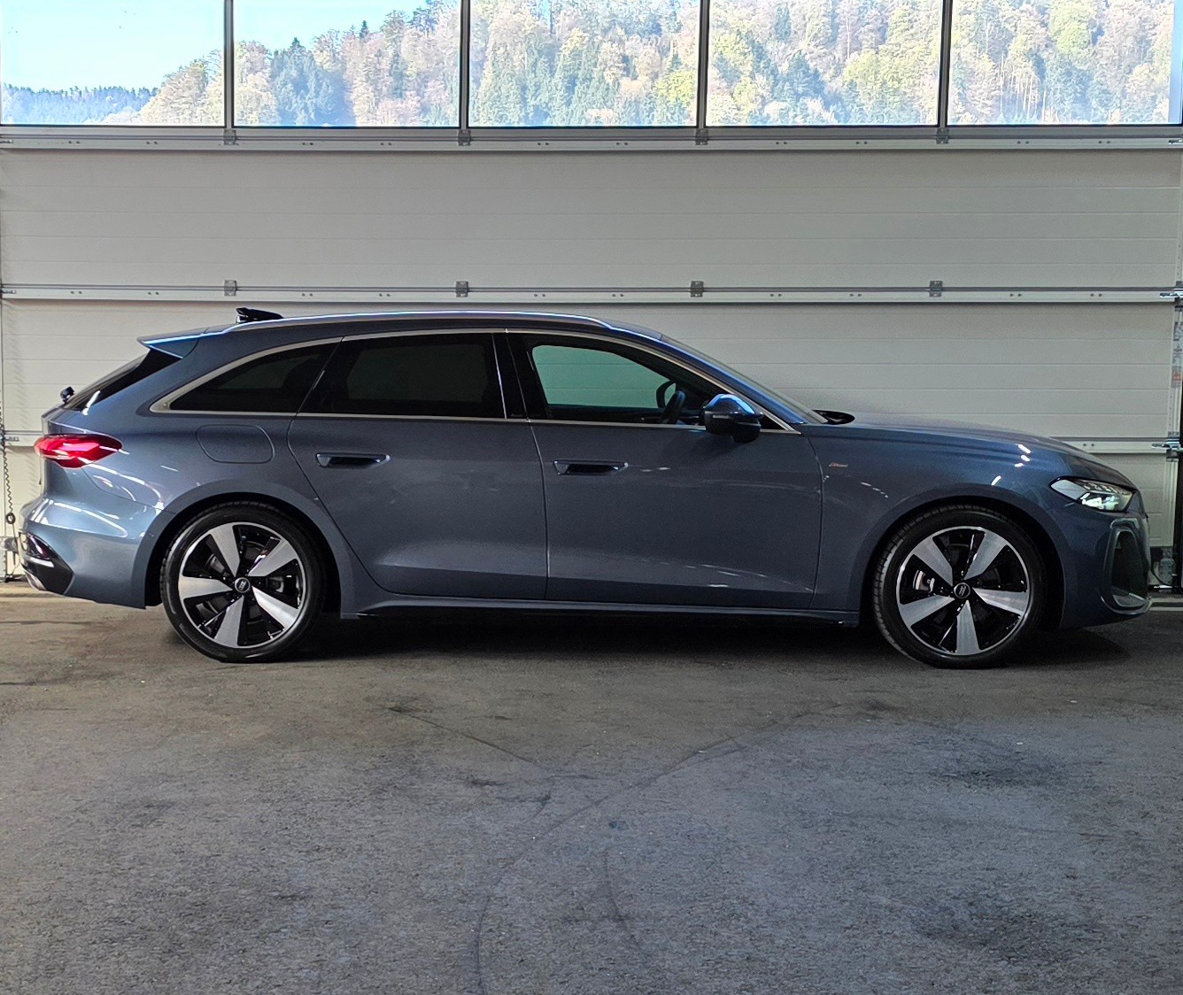 AUDI A5 Avant TFSI S-Tronic S-Line *ACC*LaneAssist*Rückfahrkamera*Ambientebeleuchtung*Sitzheizung*CarPlay/AndroidAuto*-image-5