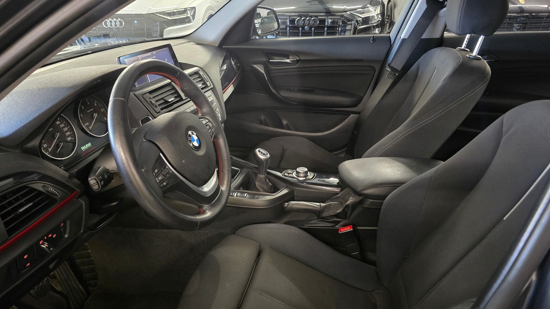 BMW 120d Sport Line-image-14