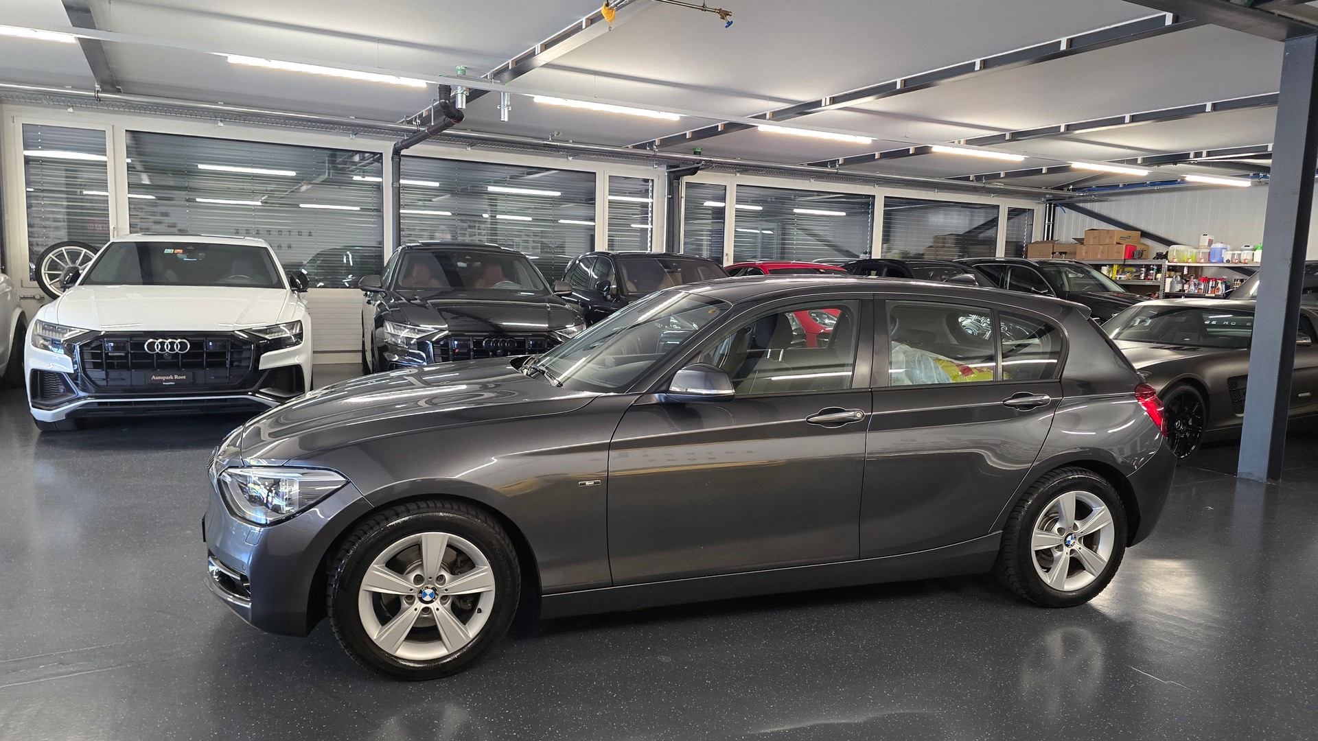 BMW 120d Sport Line-image-10