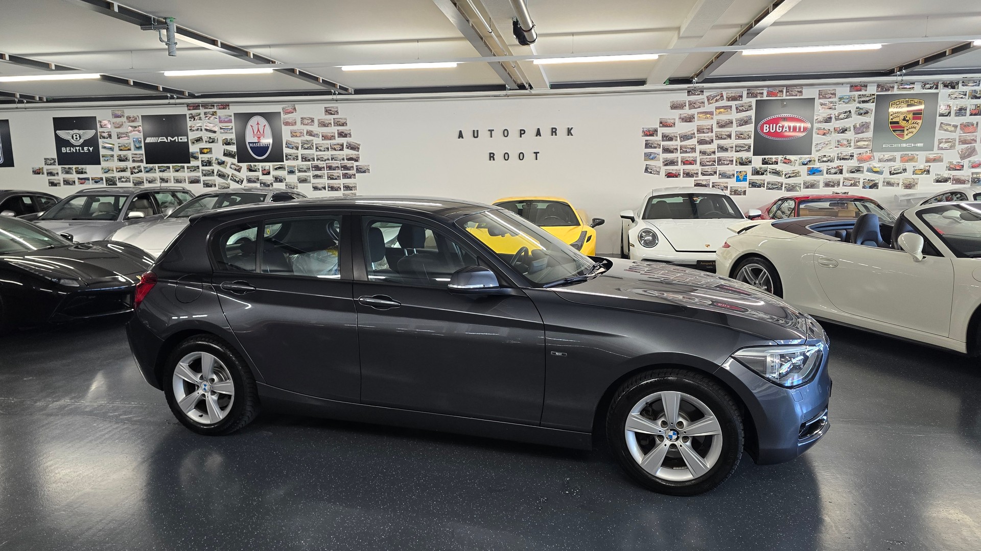 BMW 120d Sport Line-showroom-element-3