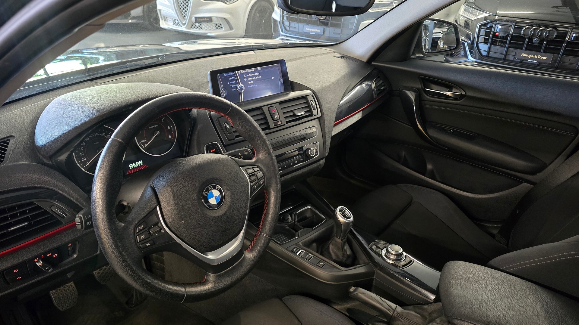 BMW 120d Sport Line-image-13