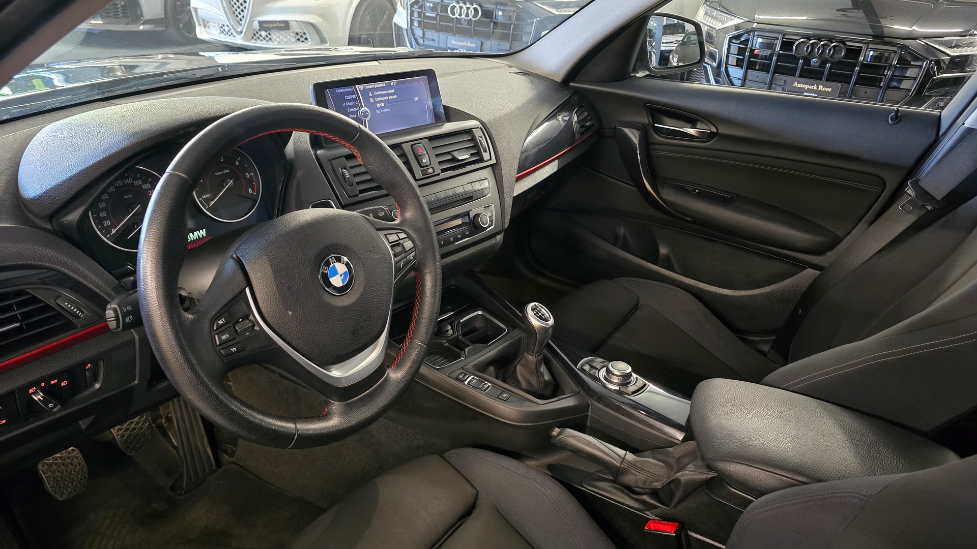 BMW 120d Sport Line-image-12