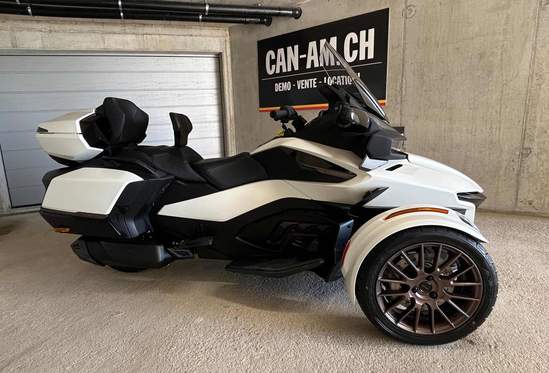 CAN-AM RT Sea-to-Sky-image-2
