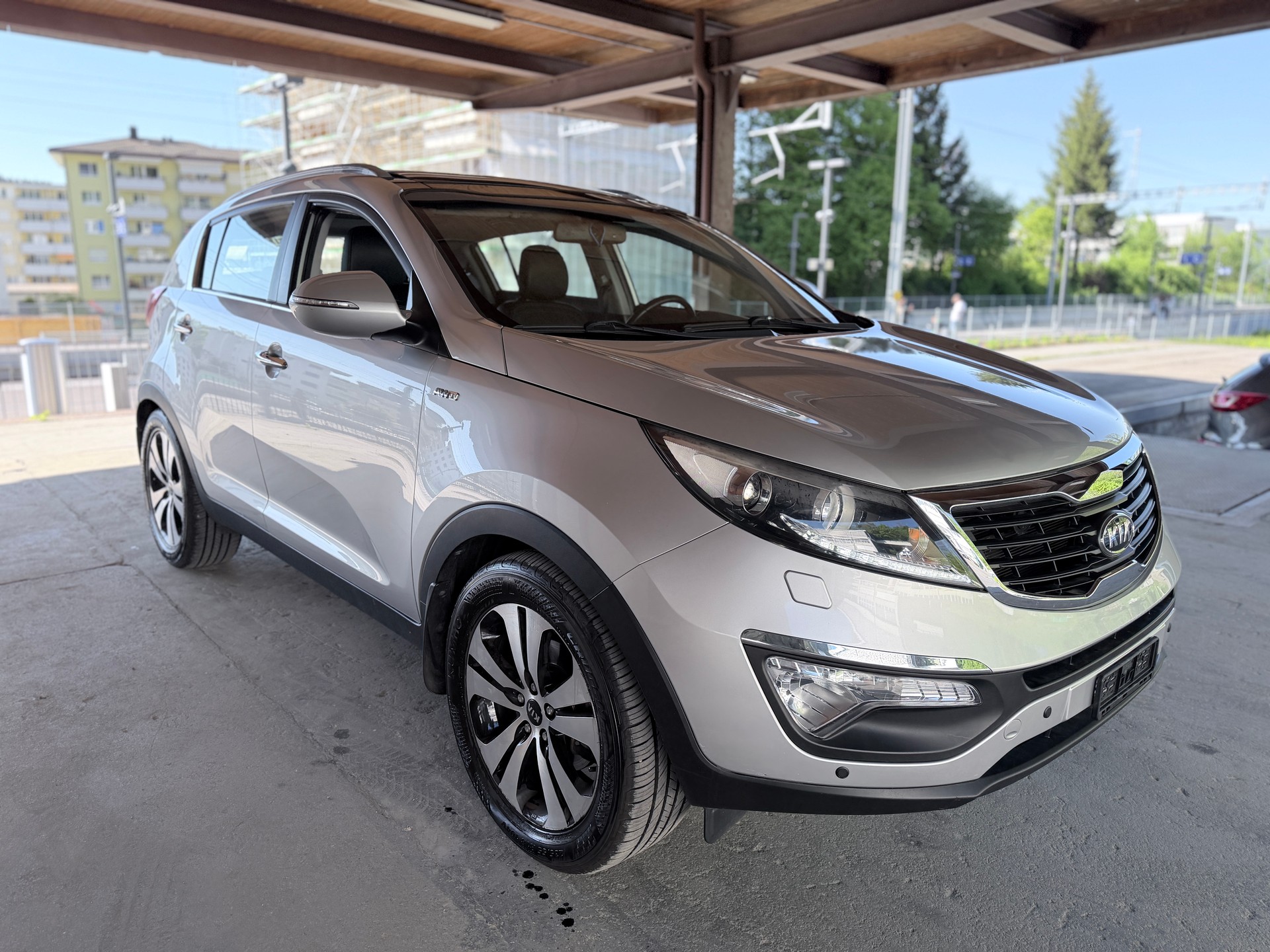 KIA Sportage 2.0 CRDi Style 4WD Automatic-image-7