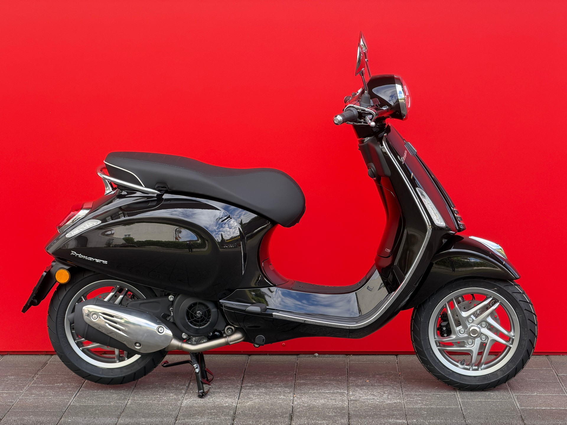 PIAGGIO Vespa 125 Primavera MY26-image-0
