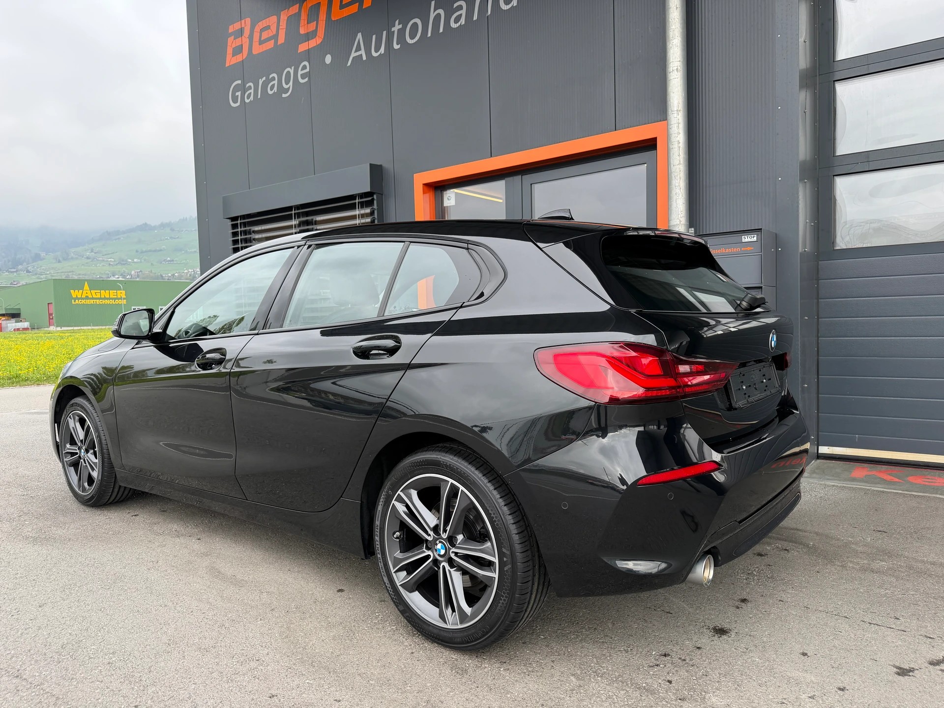 BMW 118i Steptronic Sport Line-showroom-element-2