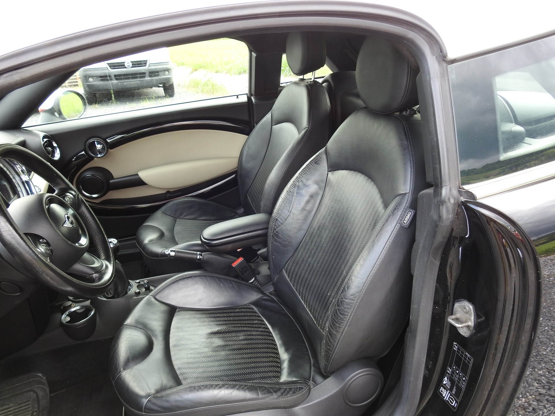 MINI Cooper S Coupé-image-12